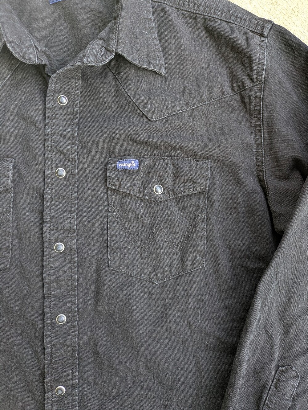 Vintage Wrangler Men's Black Long-Sleeve Pearl Snap Western Shirt Jacket - Picture 3 of 5